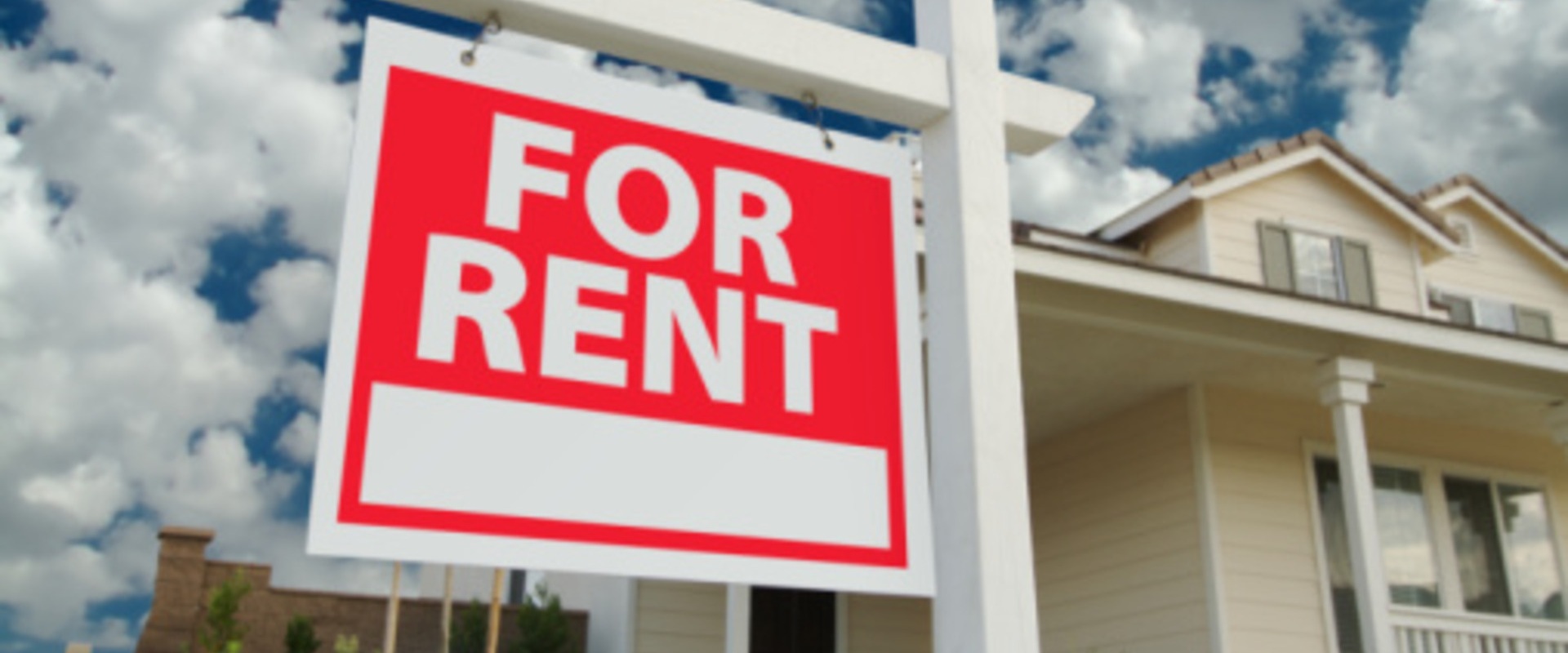 For rent sign outside a house