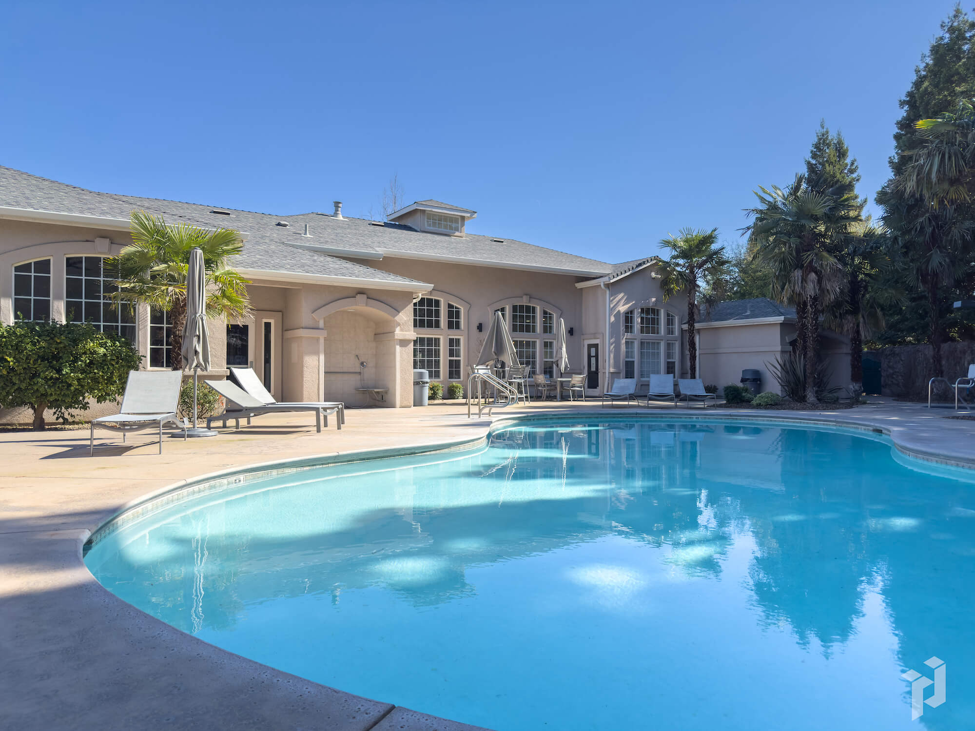 Sterling Oaks Pool1